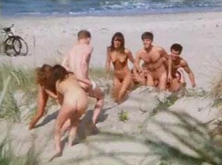 Подросток трахается с молодыми нудистами на naturist пляже