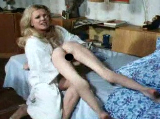 Отчим трахнул падчерицу после наказания за мастурбацию